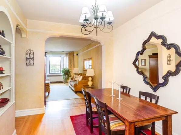 8412 35th Avenue image 1 of 11