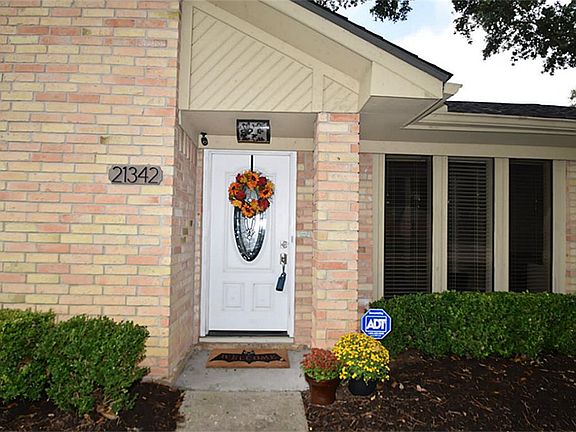 3rd image of 21342 Park Tree Ln