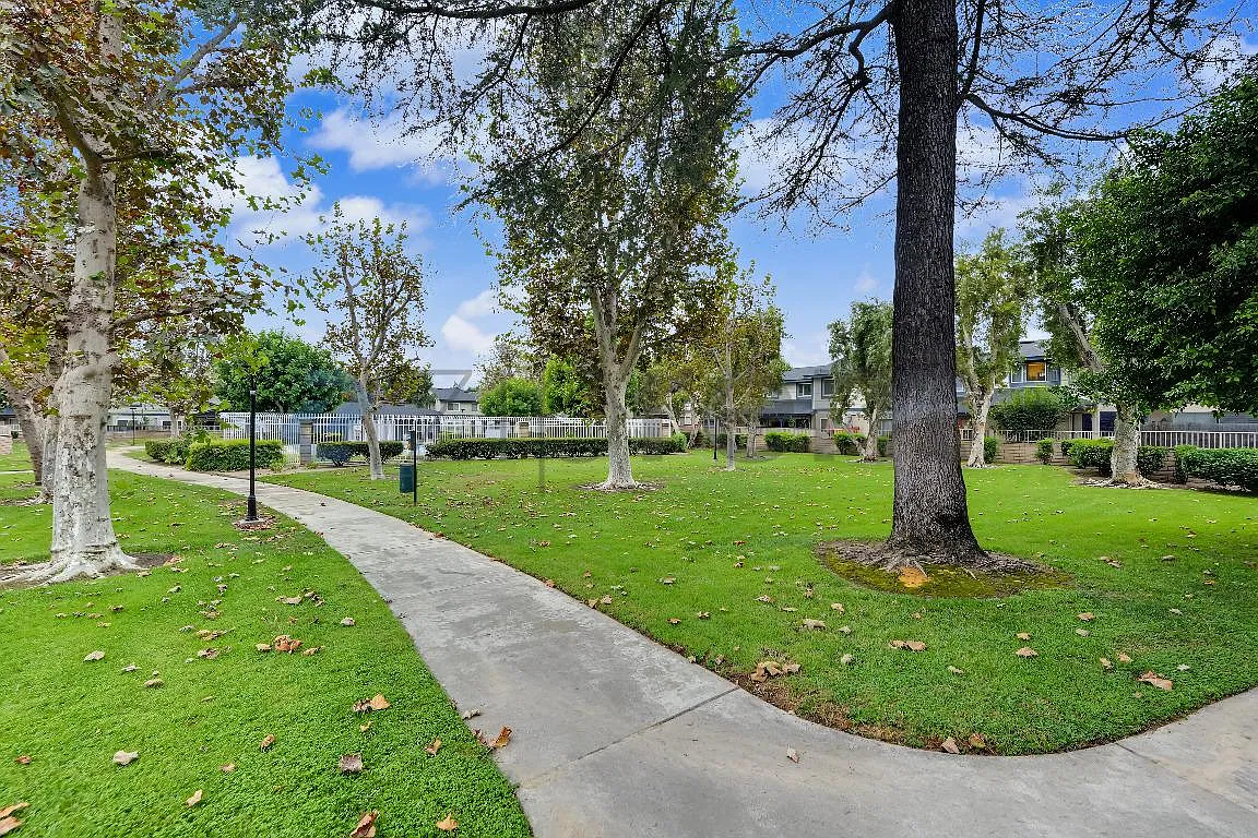 2 bed, 2.5 bath, 1092 sqft, $2,875 — Photo 3