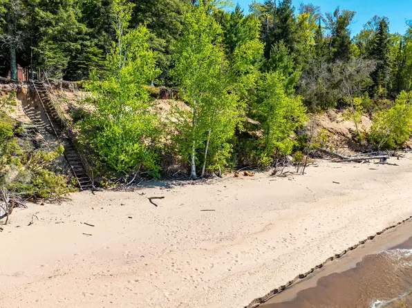 47739 Lots Rd, Toivola, MI 49965