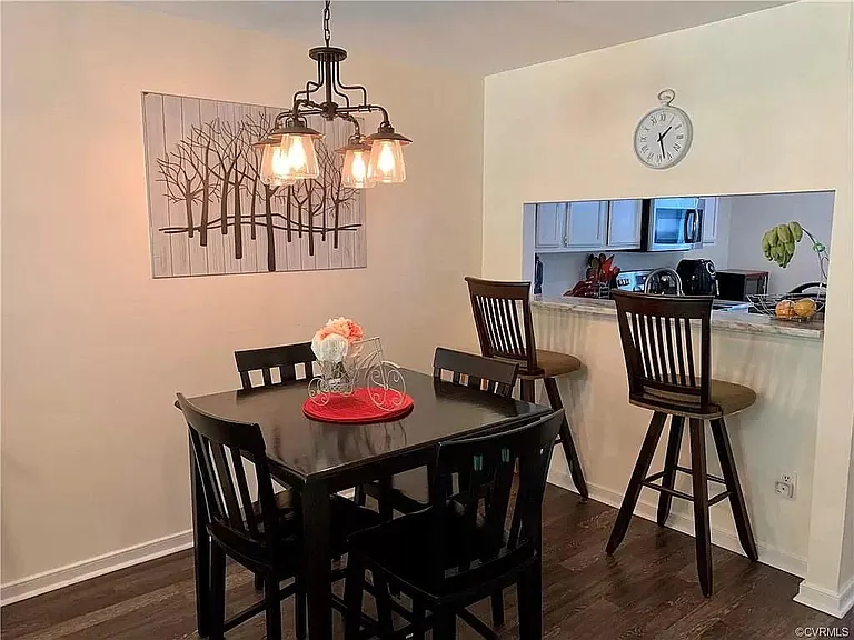 2272 High Bush Cir — Photo 3