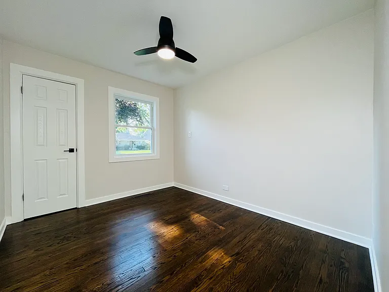 318 N Owen St — Photo 7