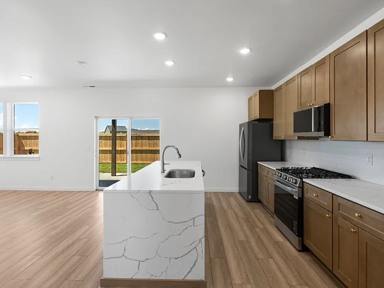 804 Accolade Loop — Photo 8