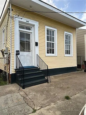 1505 N Roman St — Photo 1