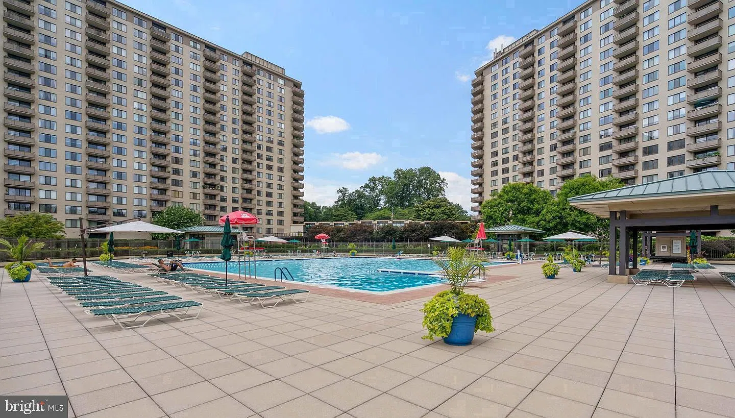 1 bed, 1.0 bath, 630 sqft, $1,900 — Photo 1