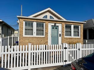 30 Wisconsin St, Long Beach, NY 11561