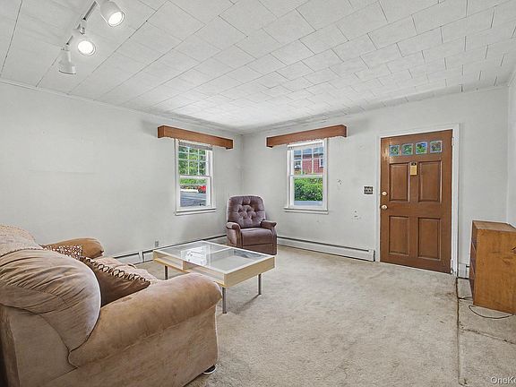5th image of 121 Putnam Drive