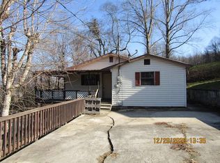 601 1/2 Evans Dr, Middlesboro, KY 40965
