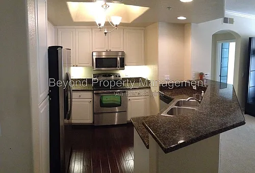 9263 Regents Rd #B209 Photo 1