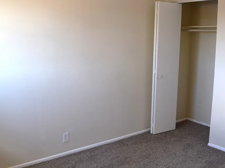 286 W Palomino Dr #2 — Photo 8