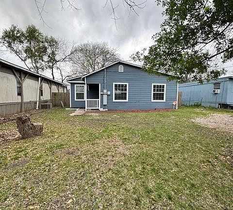 4th image of 1405 Rice St