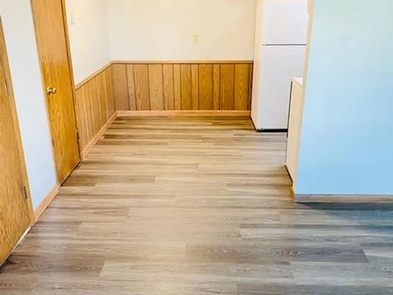 555 Central Ave S — Photo 2