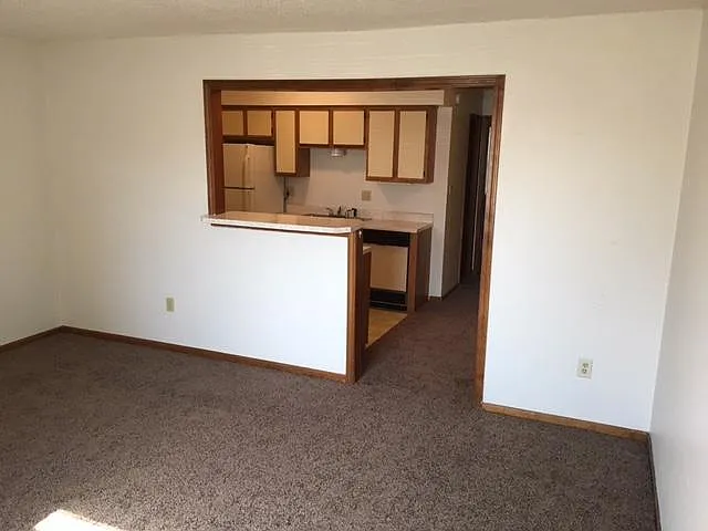1 bed, 650 sqft, $845 — Photo 3
