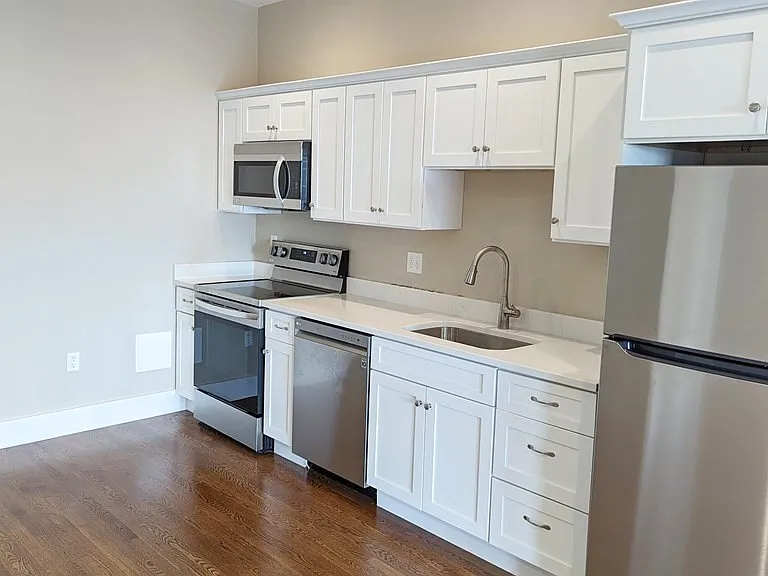 387 Beacon St #6 — Photo 8