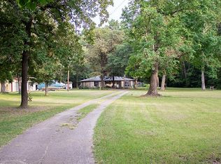 10696 Waukegan Rd, Conroe, TX 77306