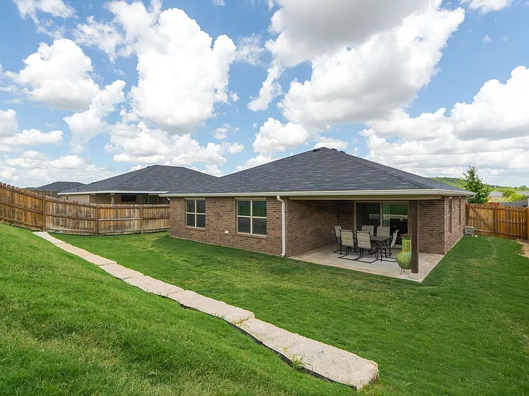 1645 Dryden Ave — Photo 15