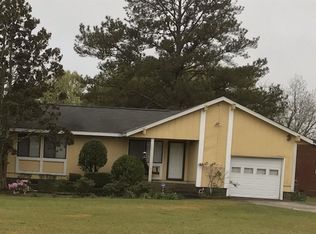 2203 Londonderry Ln, Cayce, SC 29033