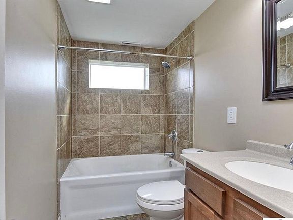 4th image of 1819 N 110th St