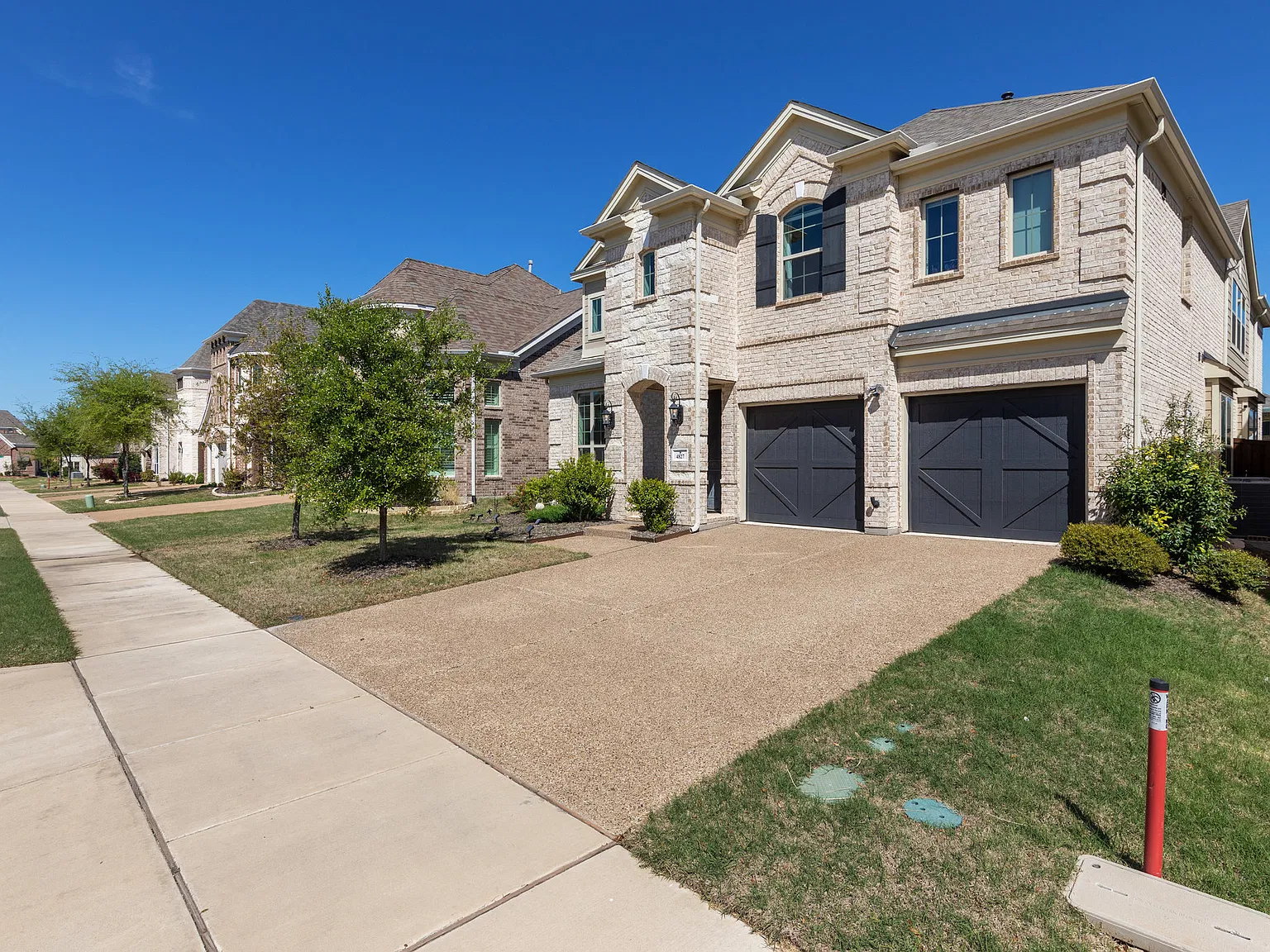 5 bed, 3314 sqft, $3,950 — Photo 3