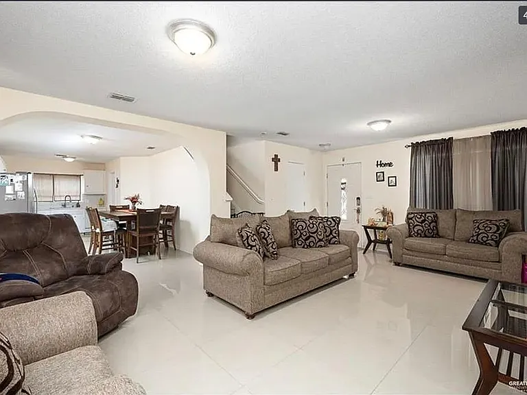 3213 Princeton Ave — Photo 4