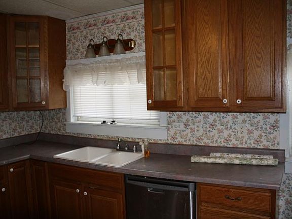 3rd image of 6861 Walter St