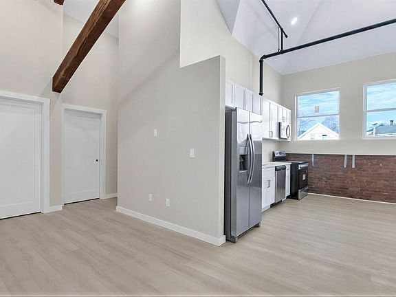 4th image of 72 Kendrick Ave #101