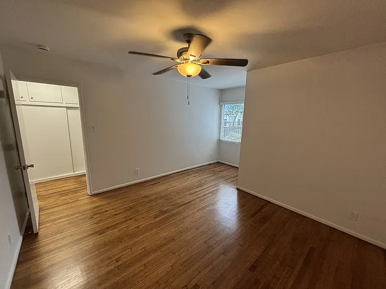 1049 E Ocean Blvd #1 — Photo 13