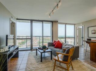 600 East St, Parkville, MO 64152