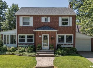 3205 Crestline Dr, Davenport, IA