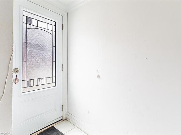 4th image of 179 Wilson St