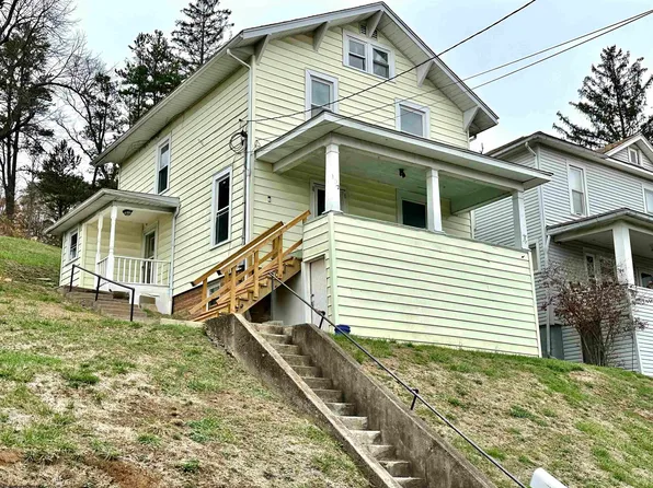 197 Magnolia Ave, Clarksburg, WV 26301
