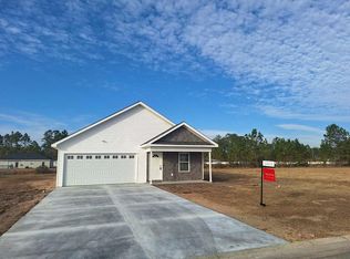 227 Twin Lakes Dr, Baxley, GA 31513