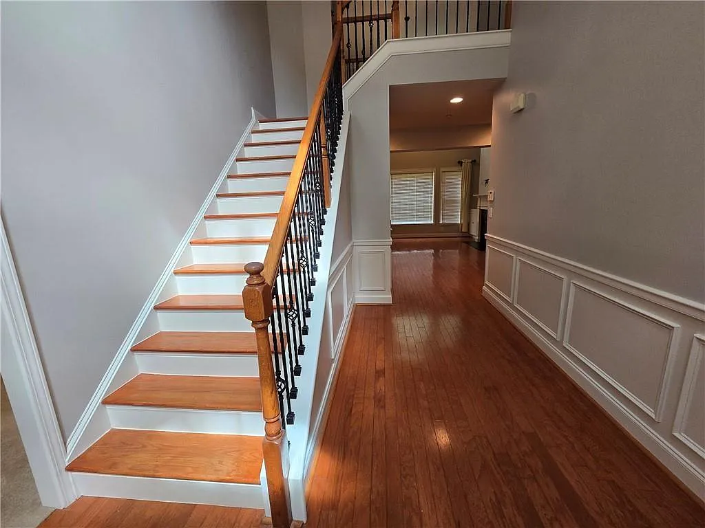 4 bed, 3.0 bath, 2944 sqft, $3,300 — Photo 2