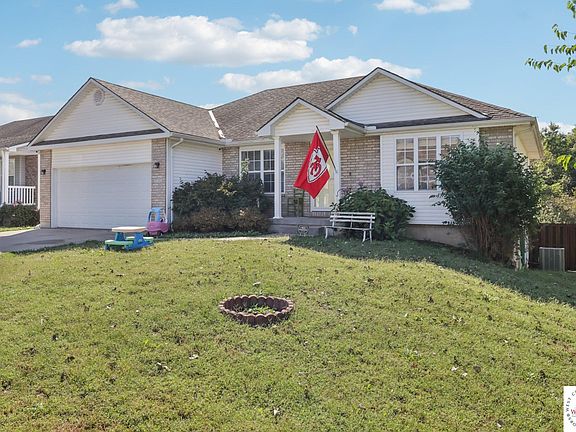 2nd image of 720 Burlington Ln