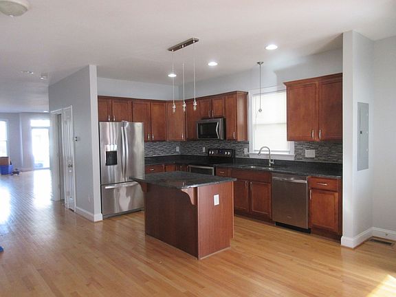 4th image of 817 N 25th St