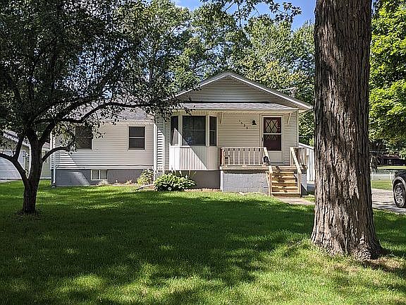 3rd image of 1536 Goffe St