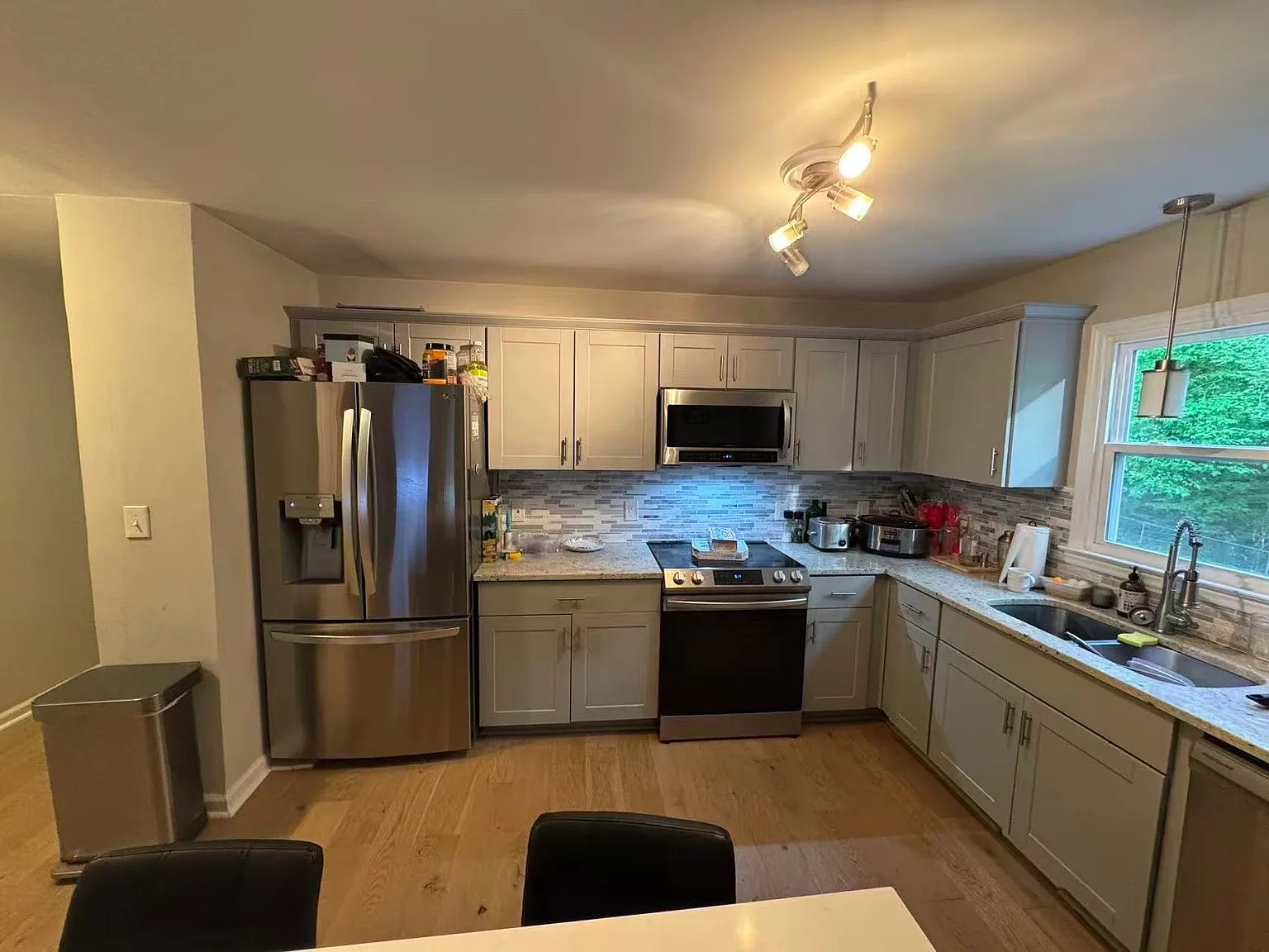 3 bed, 1435 sqft, $2,450 — Photo 3
