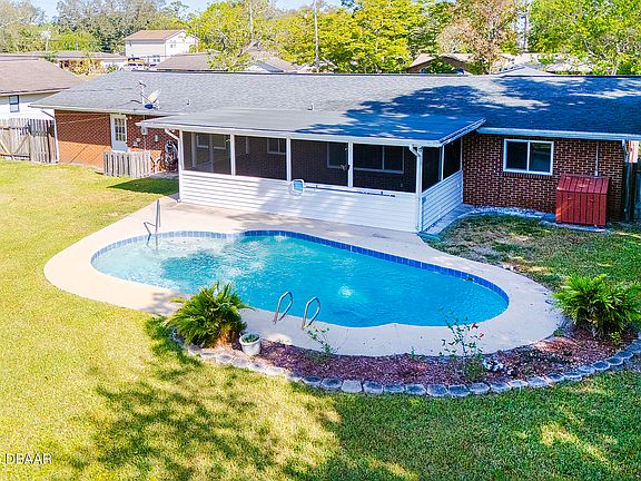 3rd image of 339 Water Oak Ln