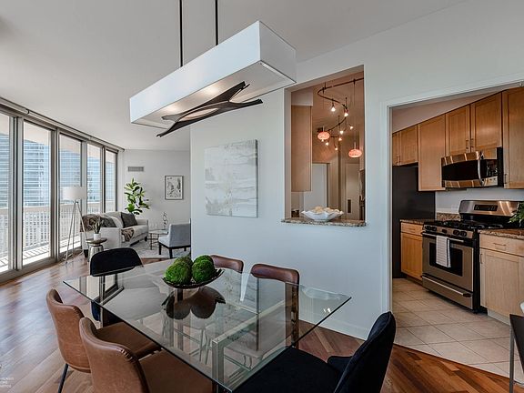 4th image of 222 N Columbus Dr APT 5103