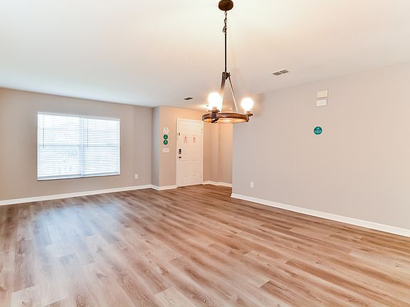 4th image of 1382 Karok St