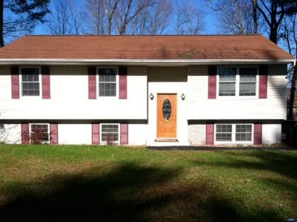 28 David Ln, Wurtsboro, NY 12790