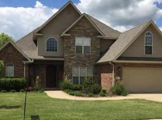 402 Lyndal Ln, Bentonville, AR 72712
