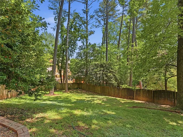 1111 N Valley Dr — Photo 36