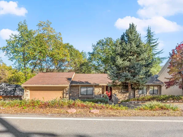 18330 Hummingbird Dr, Penn Valley, CA 95946