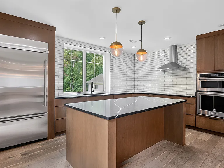 7818 Leland Rd — Photo 10