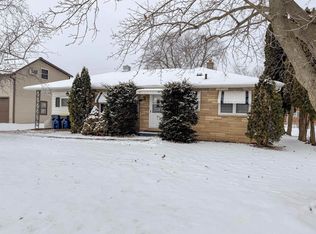 811 S Hickory St, Mauston, WI 53948