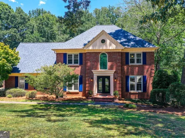 5163 Charlemagne Way SW, Lilburn, GA 30047