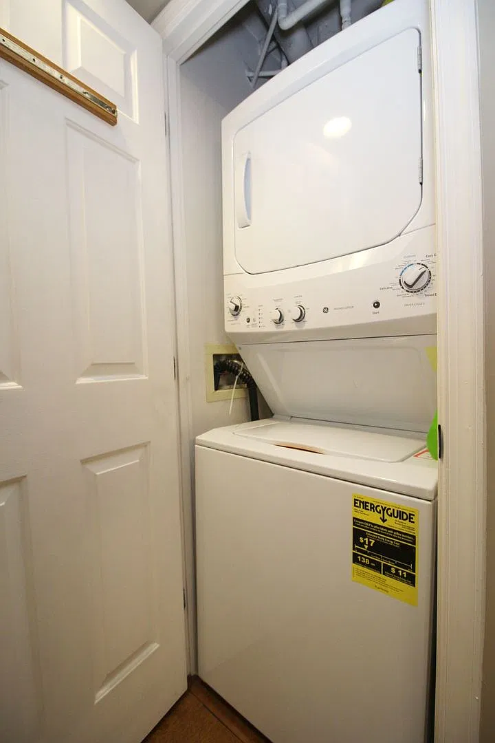 2/2 Condo Braddock Place — Photo 4