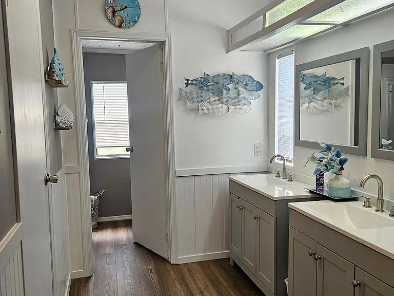 4328 Lakeview Dr N — Photo 14