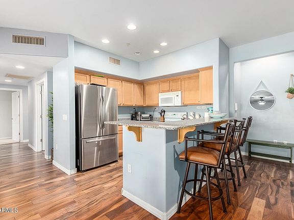 4th image of 20660 N 40th St Unit 1053